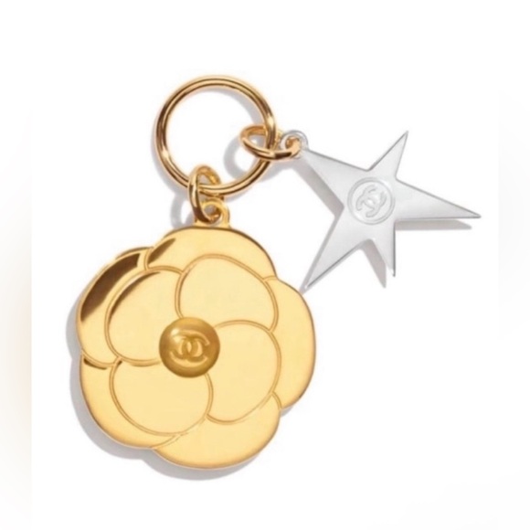 Chanel 2025 Holiday Camellia Flower & Star Charm | Limited Edition - Picture 3 of 9